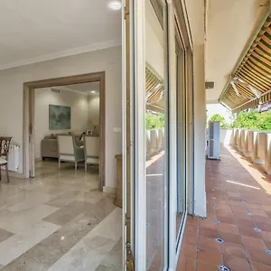 Tilos & Parking & Piscina Apartamento